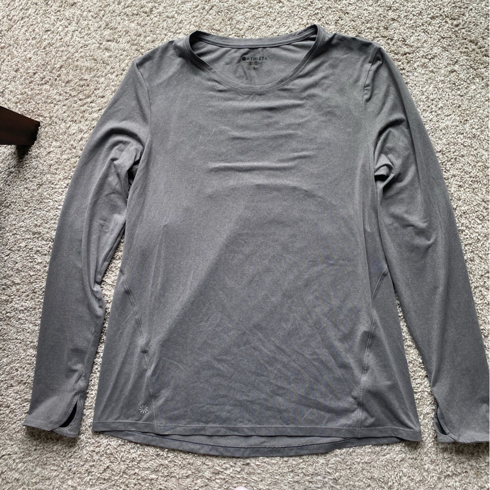 Athleta Long Sleeve Crewneck Performance Top in Charcoal Gray